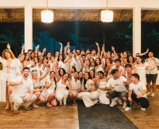 WHITE NIGHT PACEVILLE